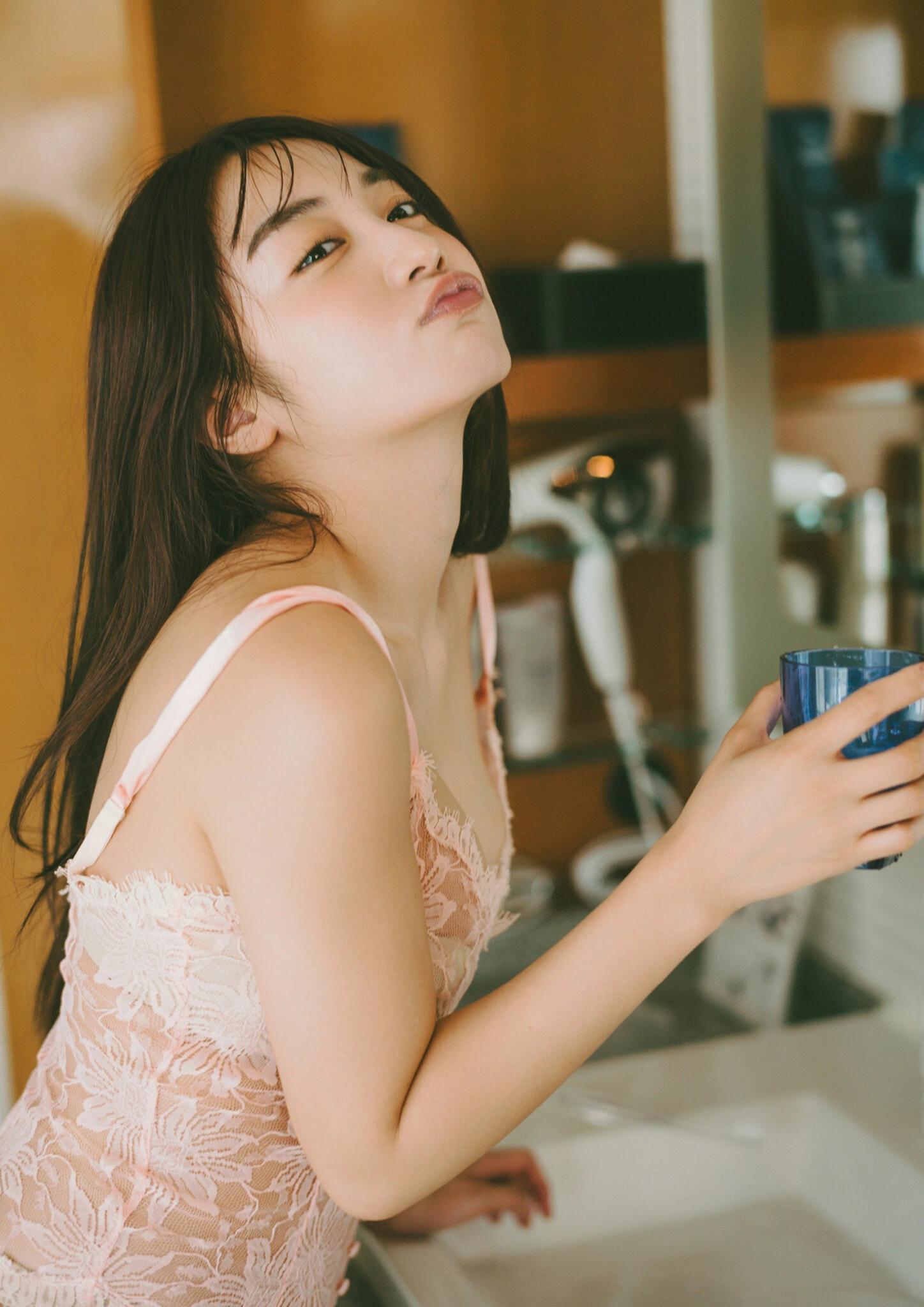 Hikari Kuroki 黒木ひかり, BRODYデジタル写真集 「Midnight romance」 Set.02(26)