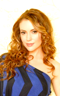 Alyssa Milano PYZxe8dJ_o