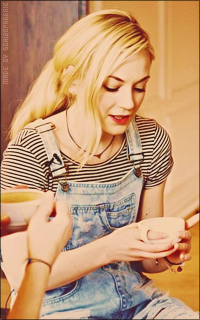 Emily Kinney HLPGJzfo_o