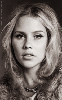 Claire Holt NrZPAQJD_o