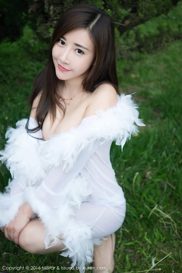 Meiyan Shrine Wang Wanyou's plump white tender skin is beautiful and beautiful feathers. 18
