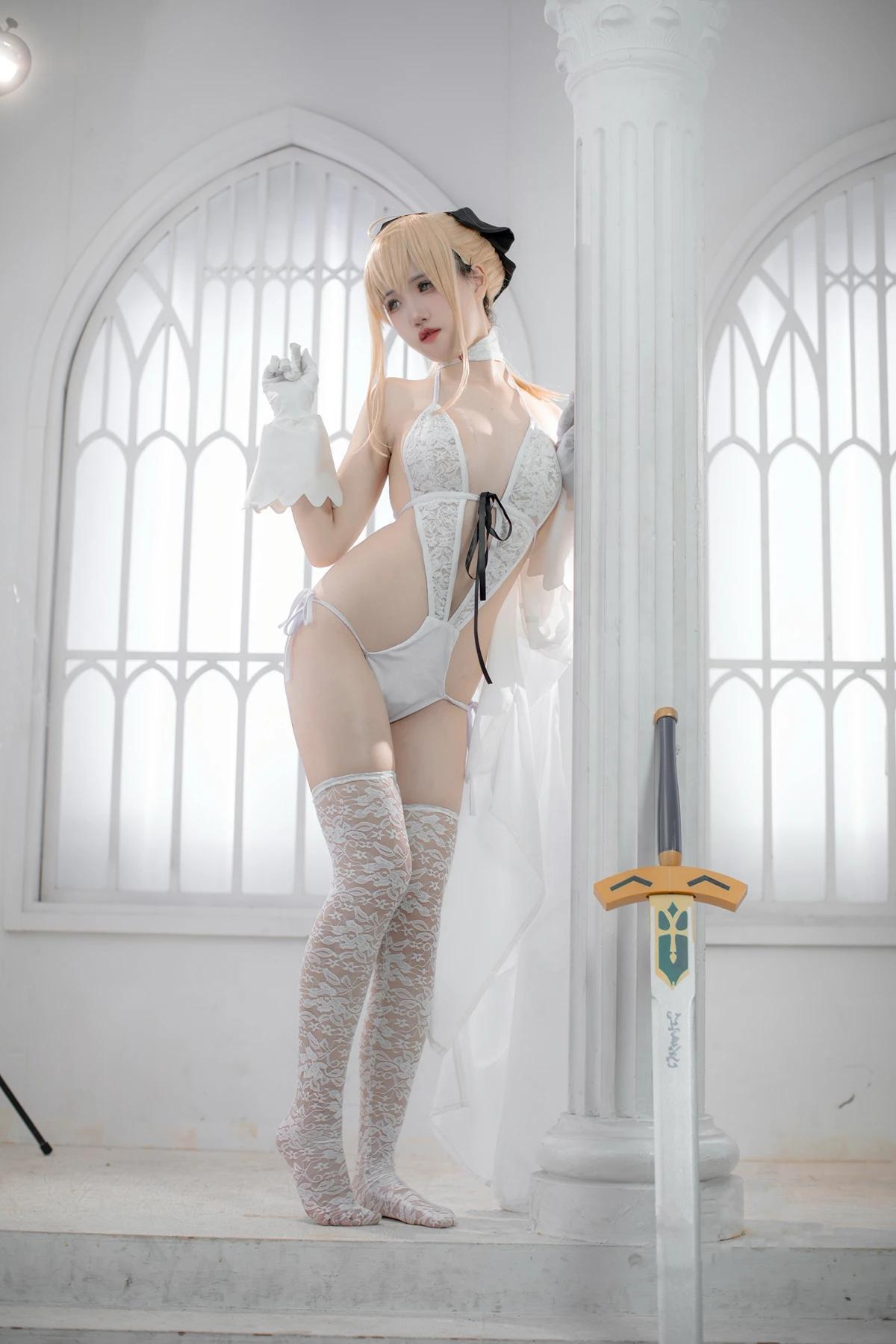 Cosplay 阿薰kaOri – FGO 白Saber(8)
