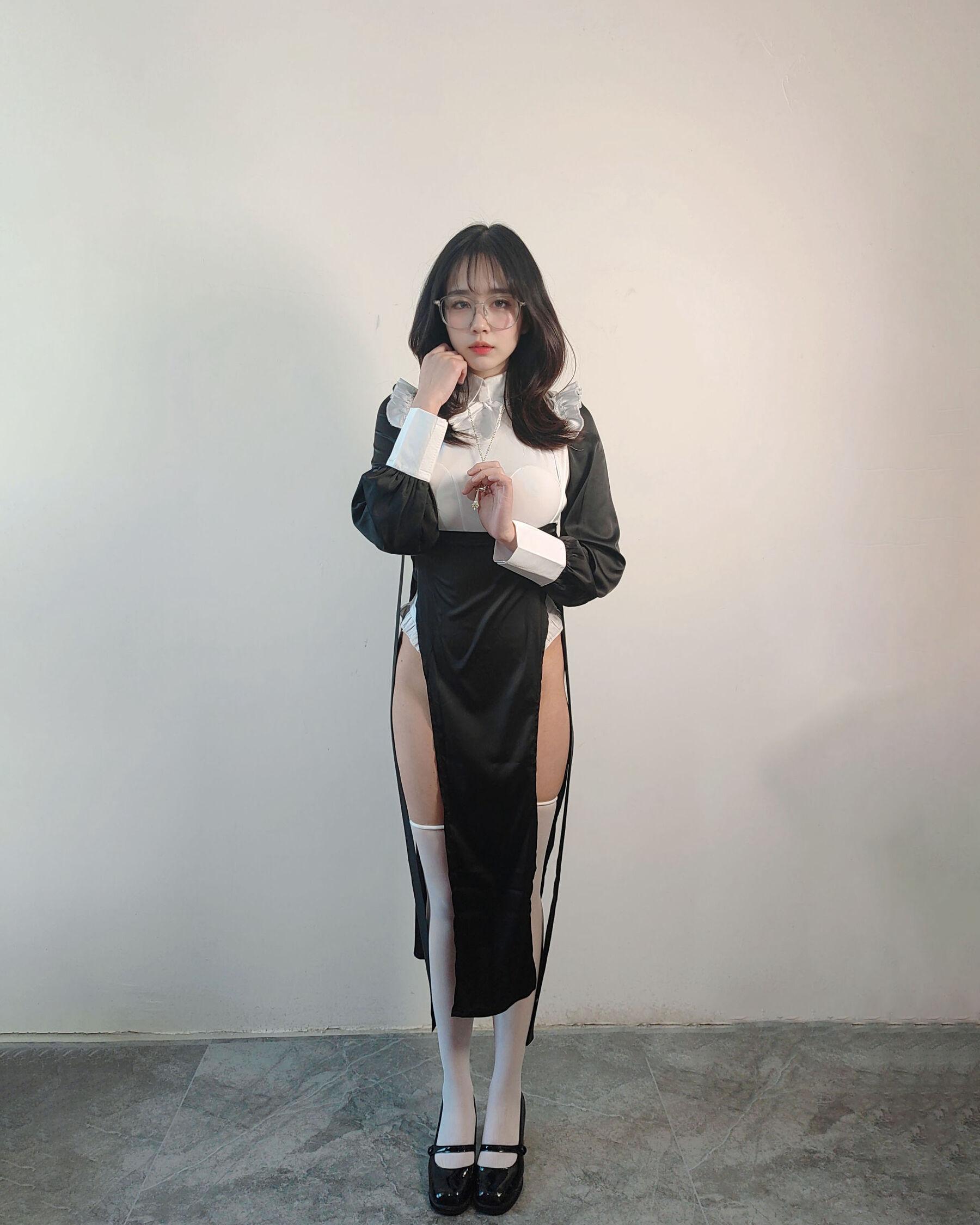 国模套图 Ceason Photography《修女服》(2)