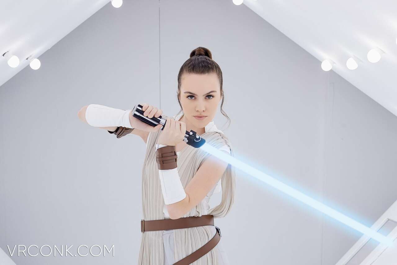 ᑕ ᑐ Freya Parker as Rey Skywalker 2025