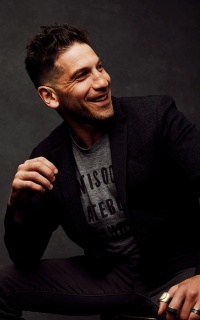 Jon Bernthal  T0LnoJYA_o