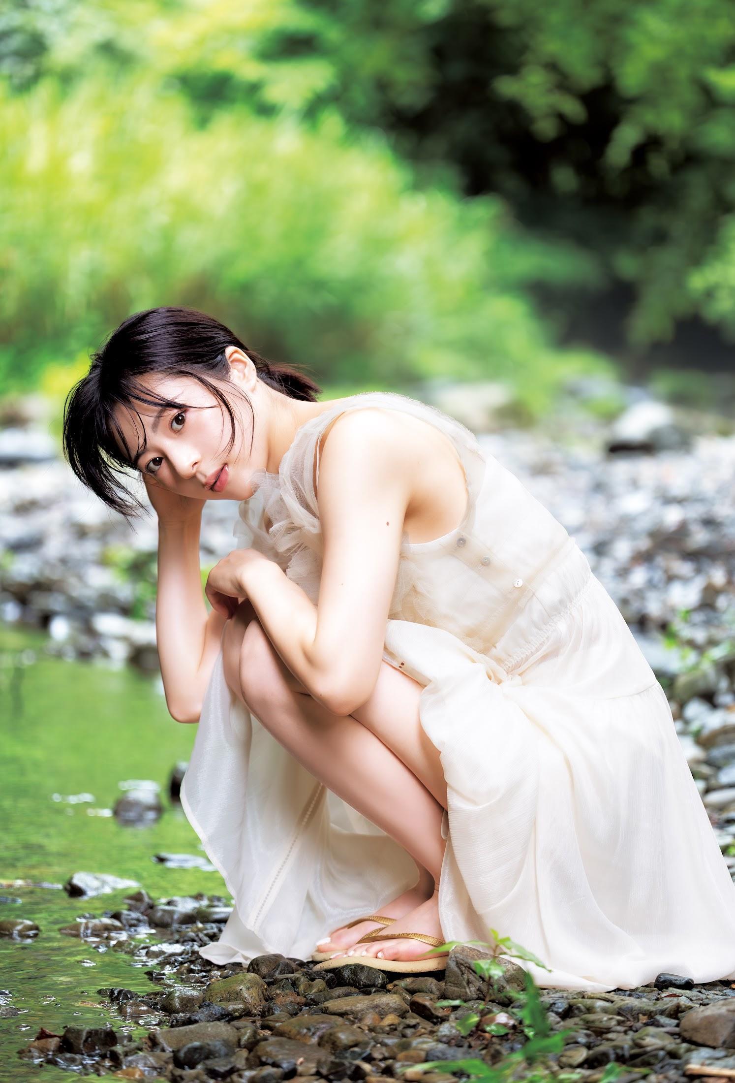 Yume Takeuchi 竹内夢, Young Jump 2025 No.38 (ヤングジャンプ 2025年38号)(12)