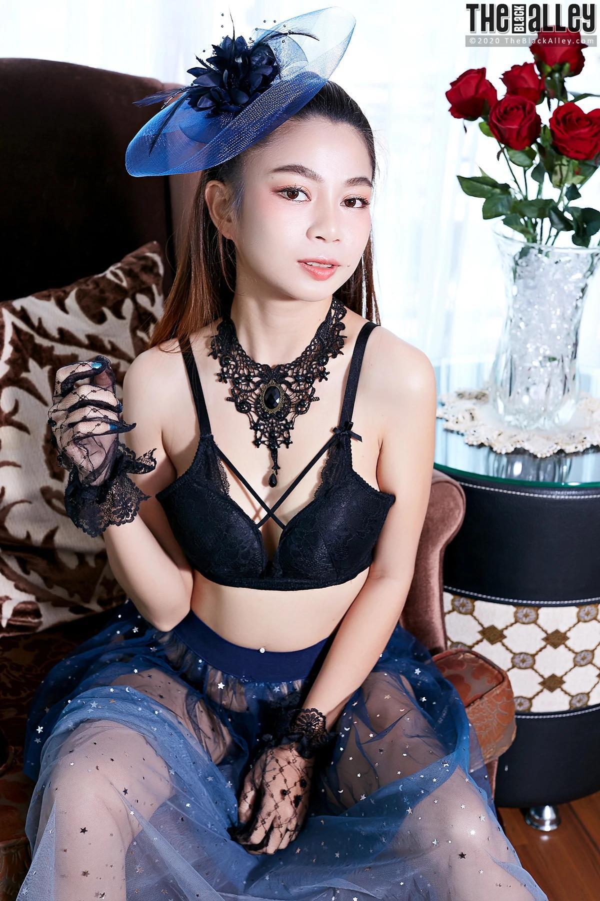 Juliet The Black Alley Photobook Set.24(3)