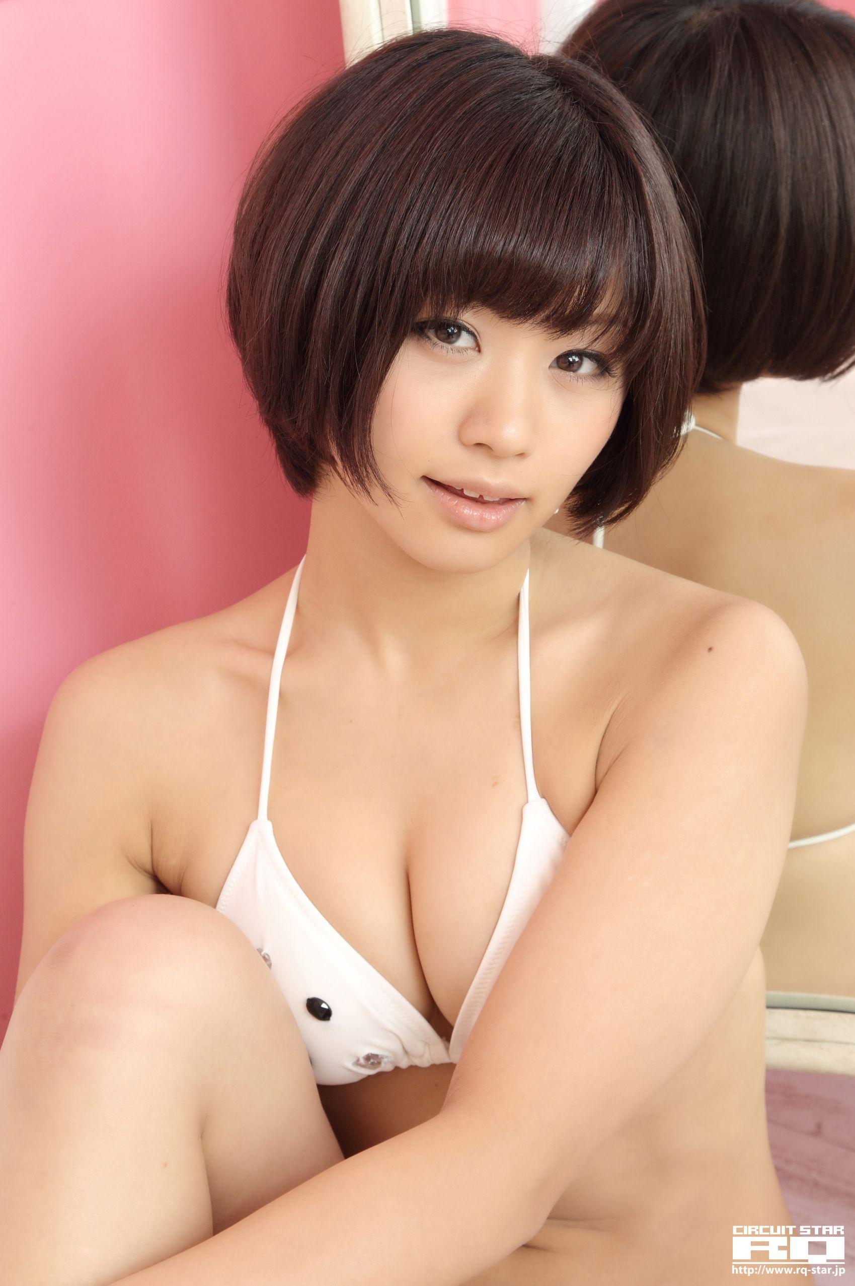 [RQ-STAR] NO.00609 安枝瞳 Hitomi Yasueda Swim Suits 写真集(71)