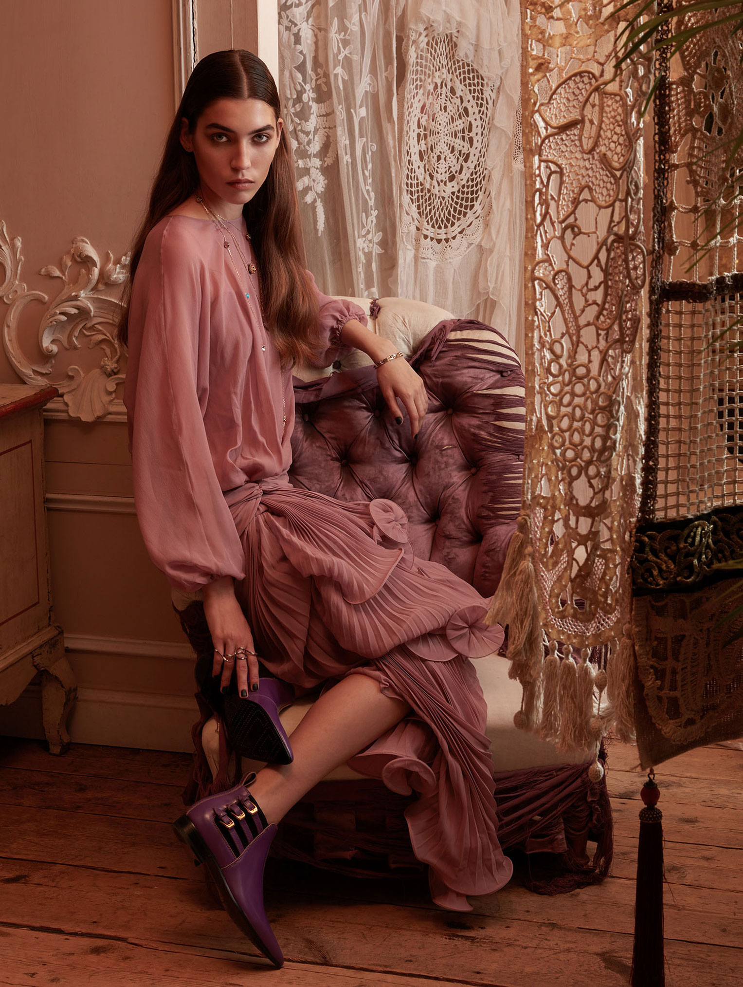 Gucci 2019/2020 by Sandrine and Michael Елена Карьере в модной одежде Gucci, коллекция осень-зима 2019/20 / фото 11