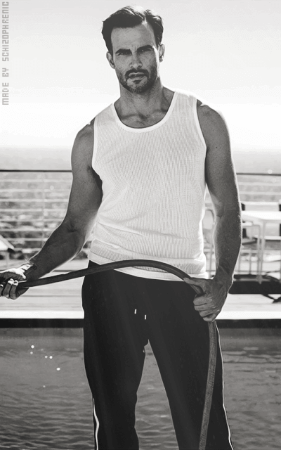 Cheyenne Jackson AYlozuC5_o