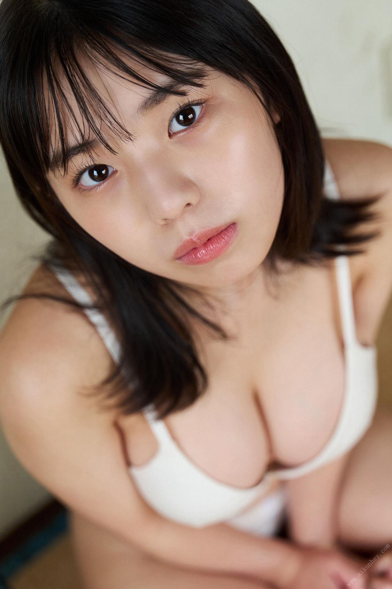 Hina Kikuchi 菊地姫奈, ＦＲＩＤＡＹデジタル写真集 「圧倒的ヒロイン ｖｏｌ．２」 Set.01(25)