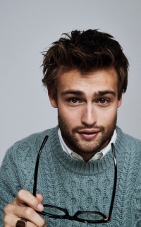 Douglas Booth R3KROHld_o