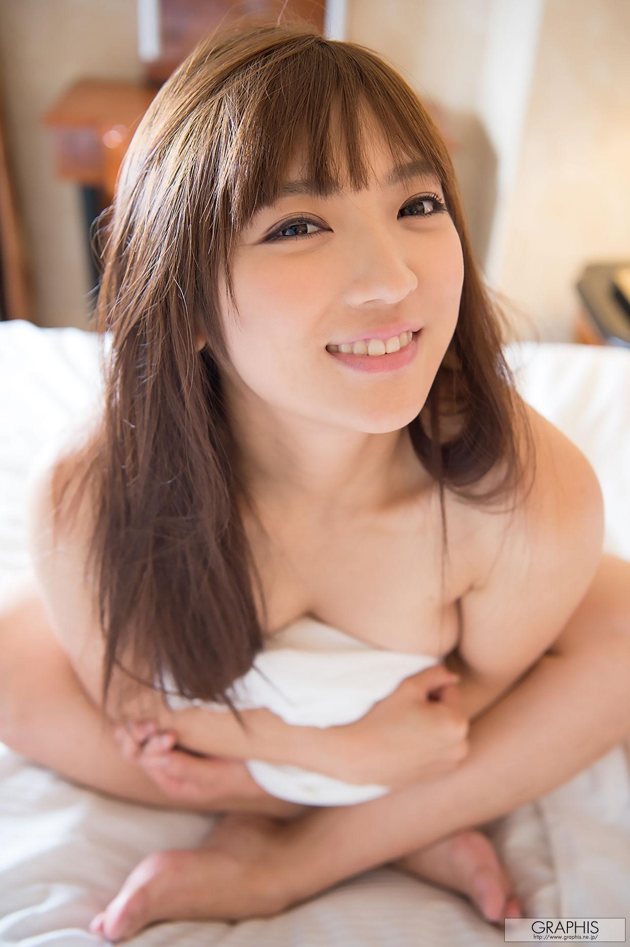 神咲詩織 Shiori Kamisaki [Graphis] Limited Edition 写真集(10)