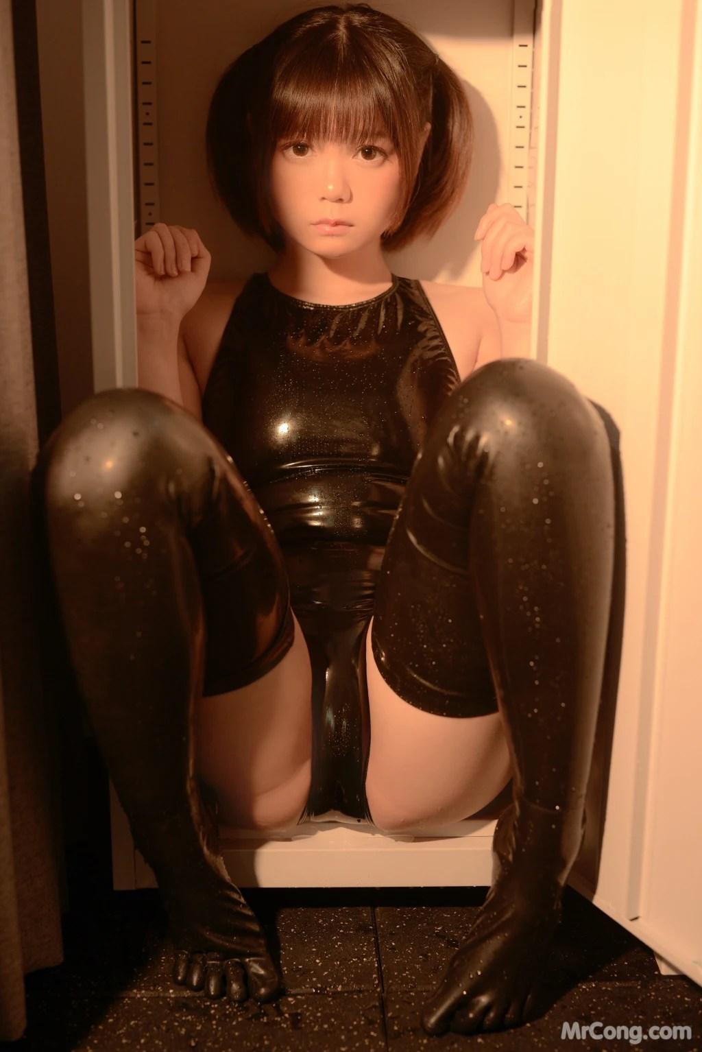 Coser@Nikumikyo (きょう肉肉): Latex Catsuit Girl ラテックス 動画入り (61 photos )(50)