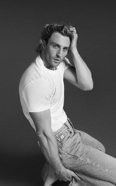 brunet - Aaron Taylor-Johnson - Page 2 RvCgMpFN_o