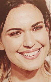 Odette Annable ZwZ9XfFC_o