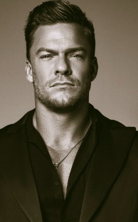 blondyn - Alan Ritchson Oqdy6ezV_o