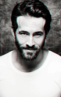 Ryan Reynolds A41iajfj_o