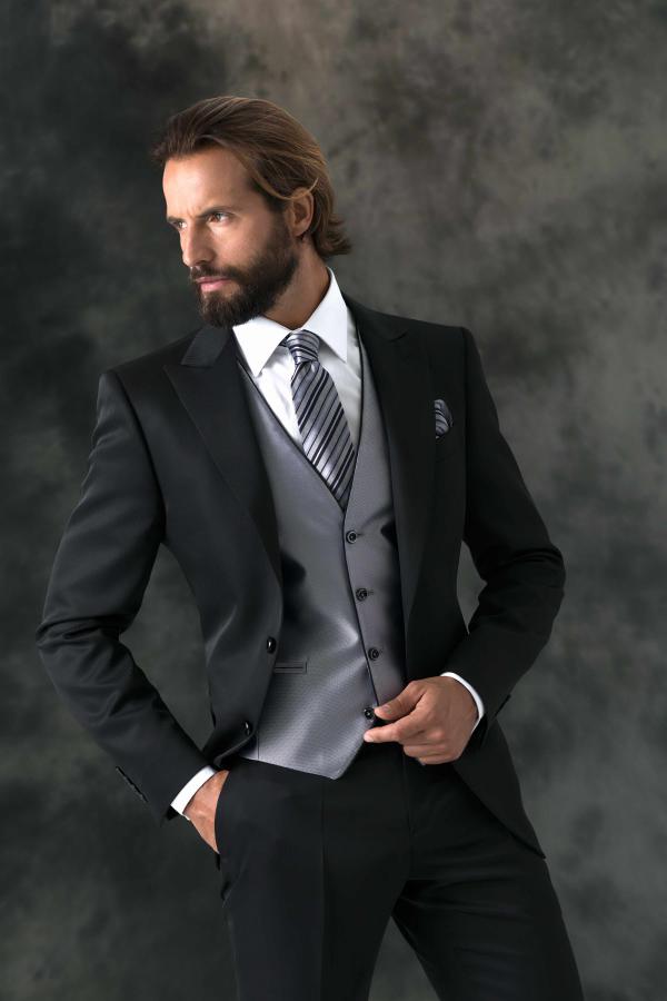 MALE MODELS IN SUITS