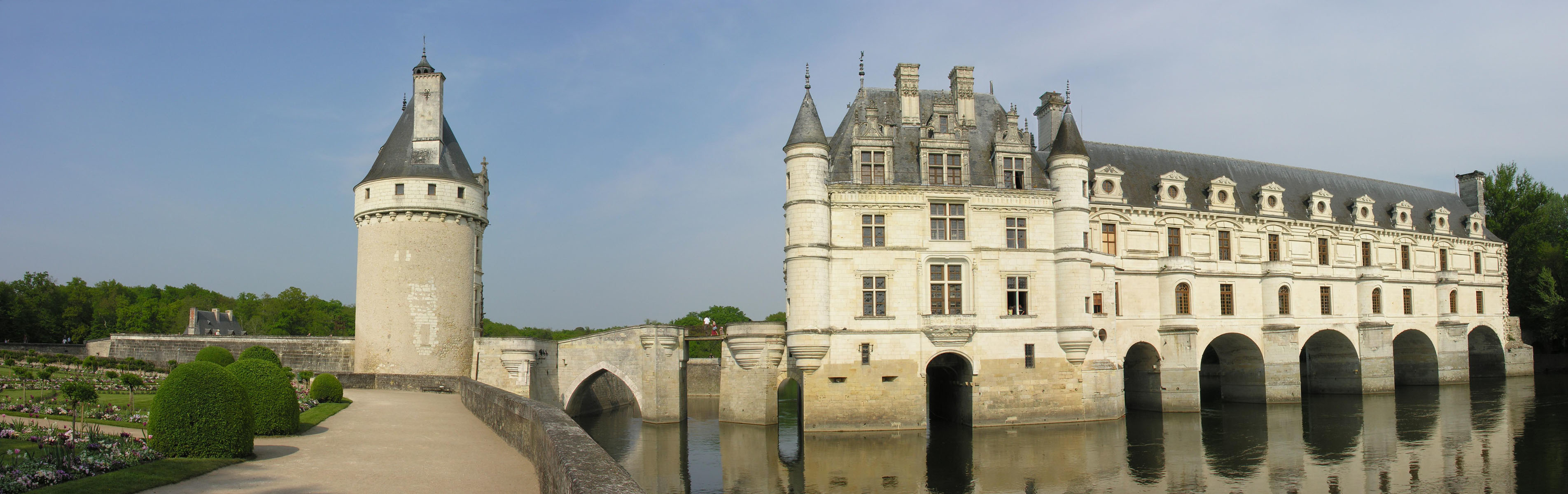 Castle of Chenonceau - France2.jpg