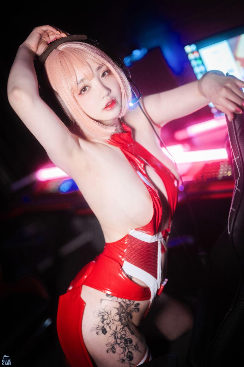 [BLUECAKE] Son Ye-Eun (손예은): Code 002 Mini (88 photos)(2)