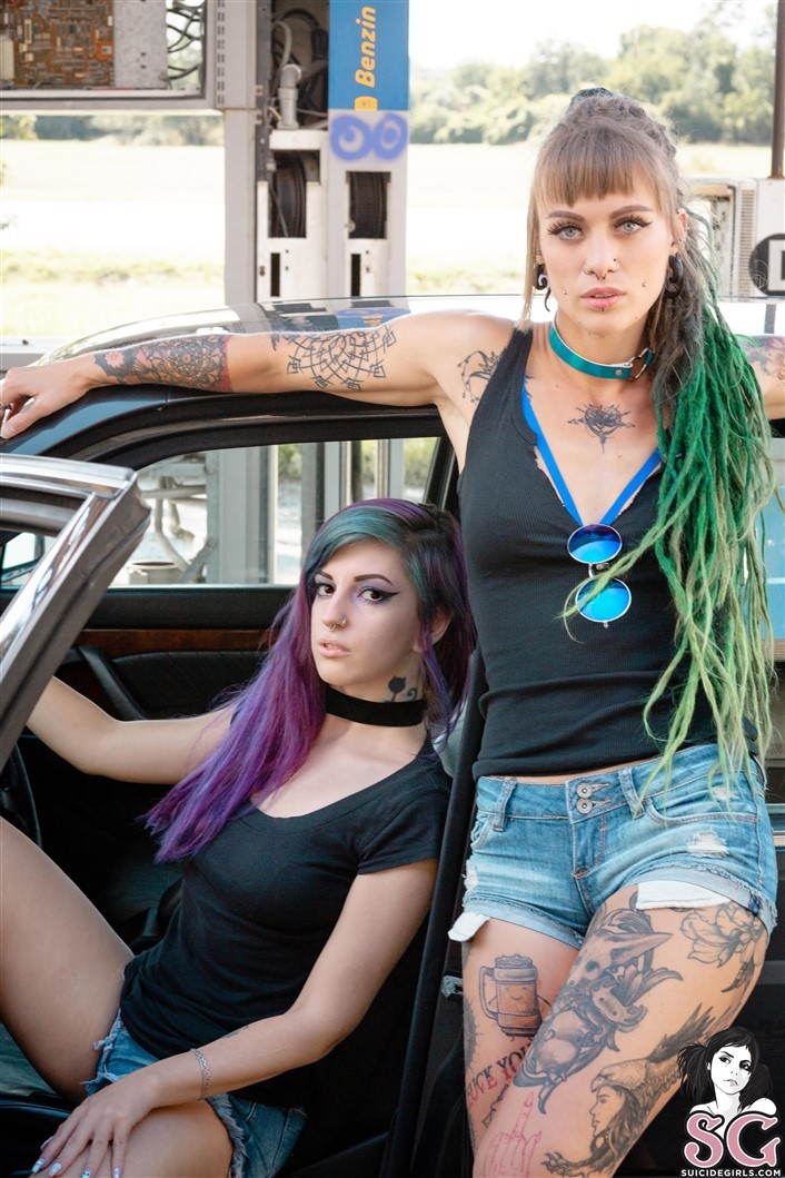 suicide girls