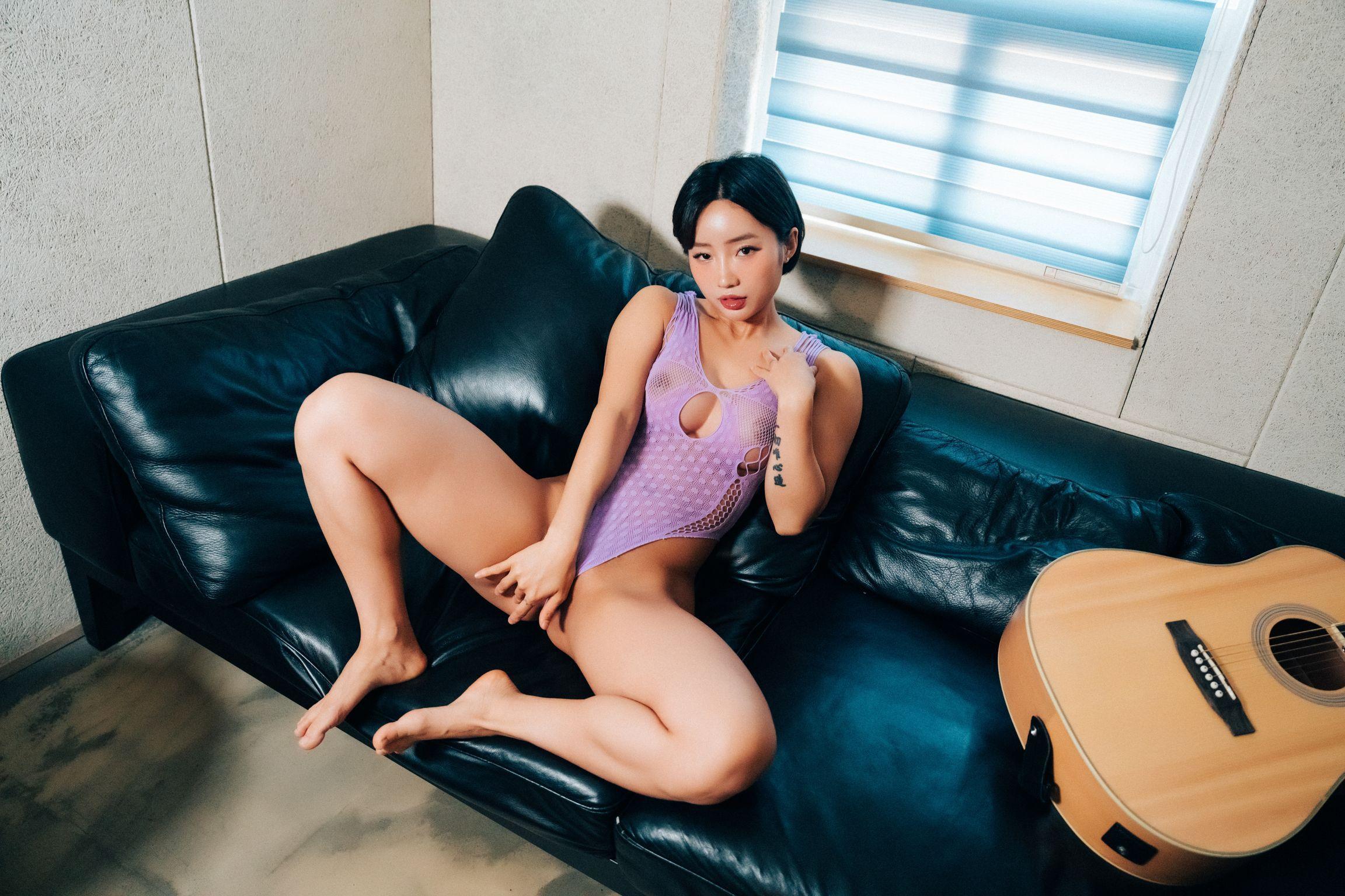 [Loozy] Booty Queen: Nude Recording (155 photos )(20)