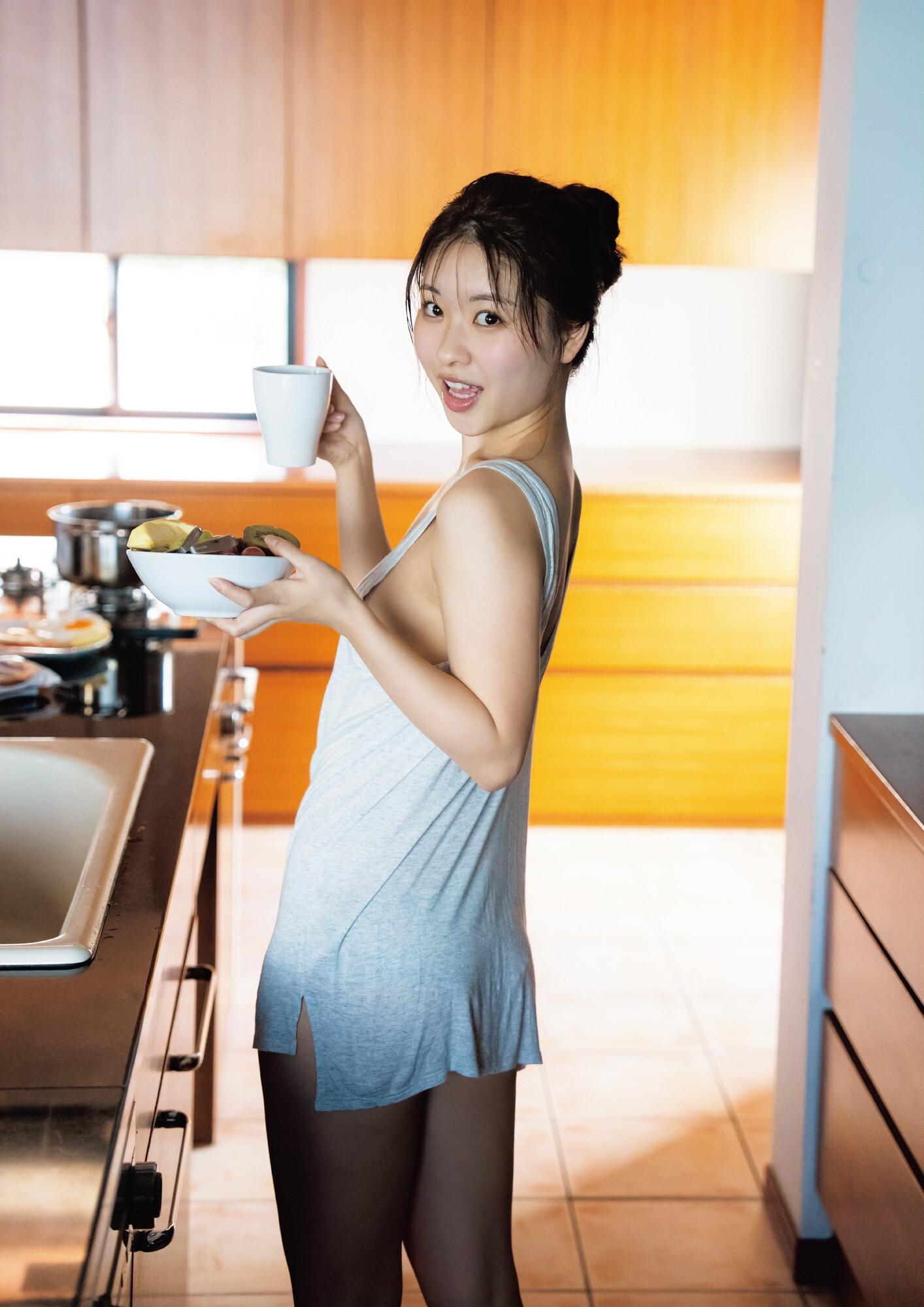 Chiyori Nakanishi 中西智代梨, 1st写真集 「ちより日和」 Set.01(1)