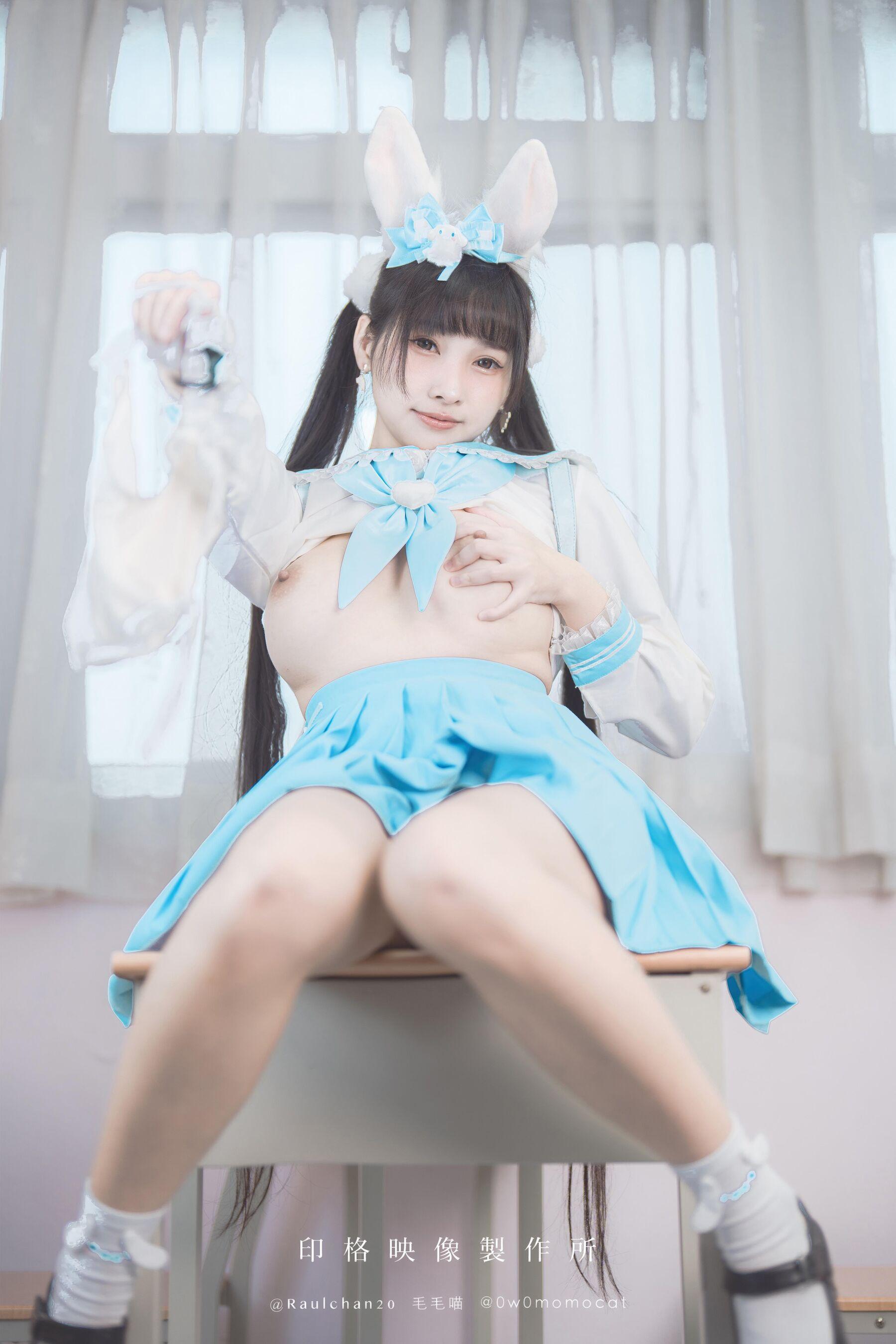 国模套图 慕慕Momo《玉桂狗 Cinnamoroll》(2)