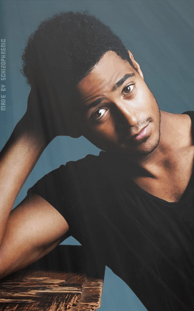 Alfred Enoch ZIrcYrg8_o