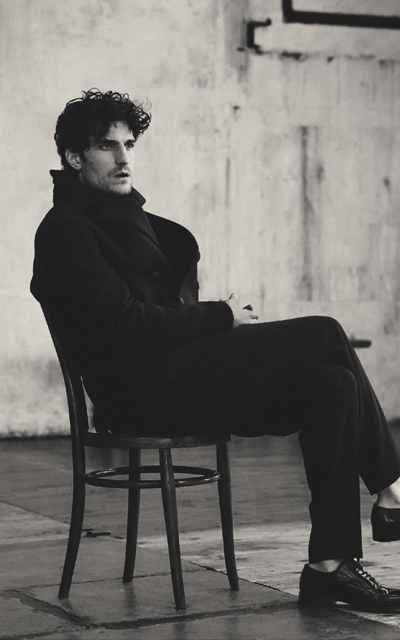 Louis Garrel I0RxFRin_o