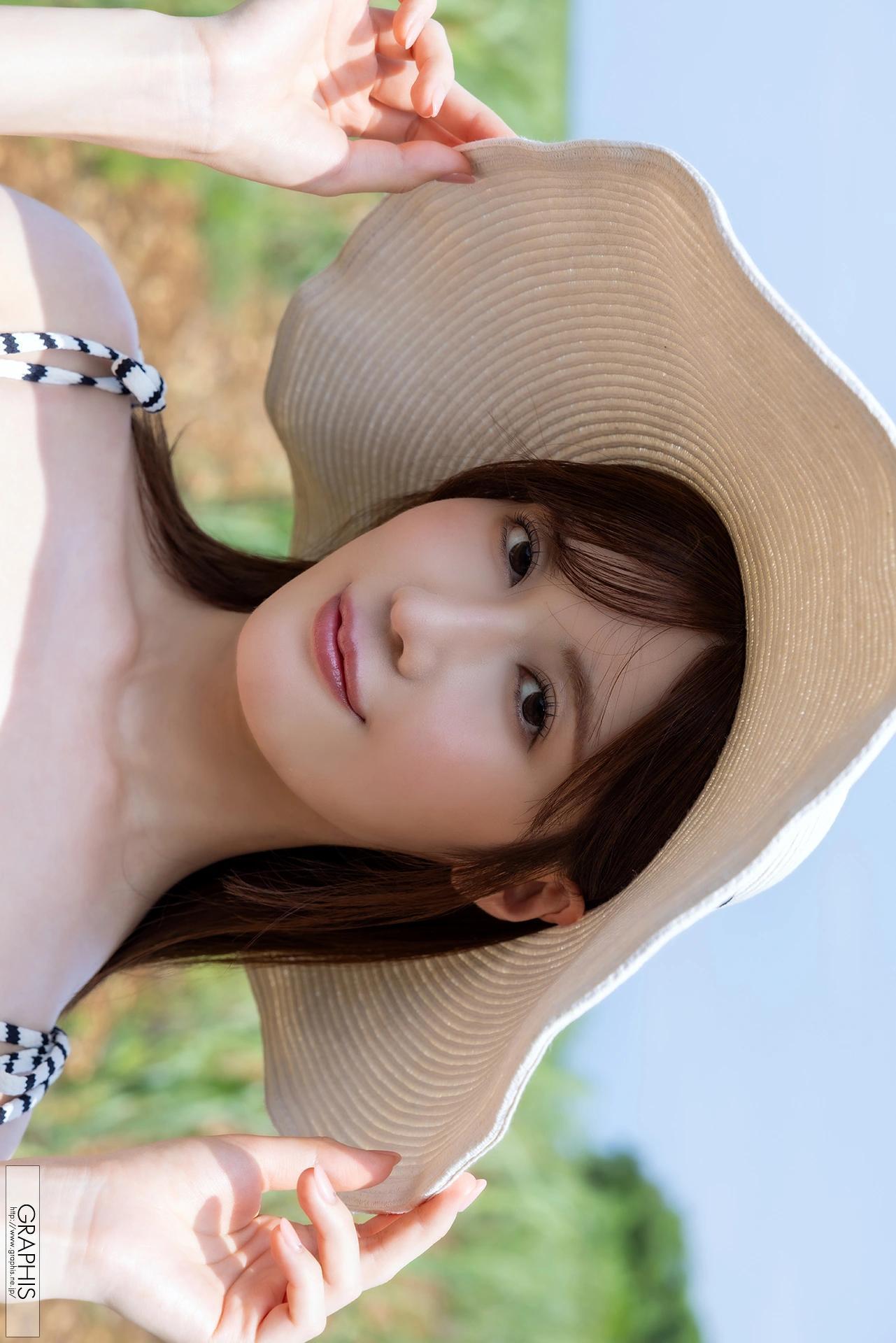 Riho Fujimori 藤森里穂, Graphis Gals 「Looks hot on you!」 Vol.02(13)
