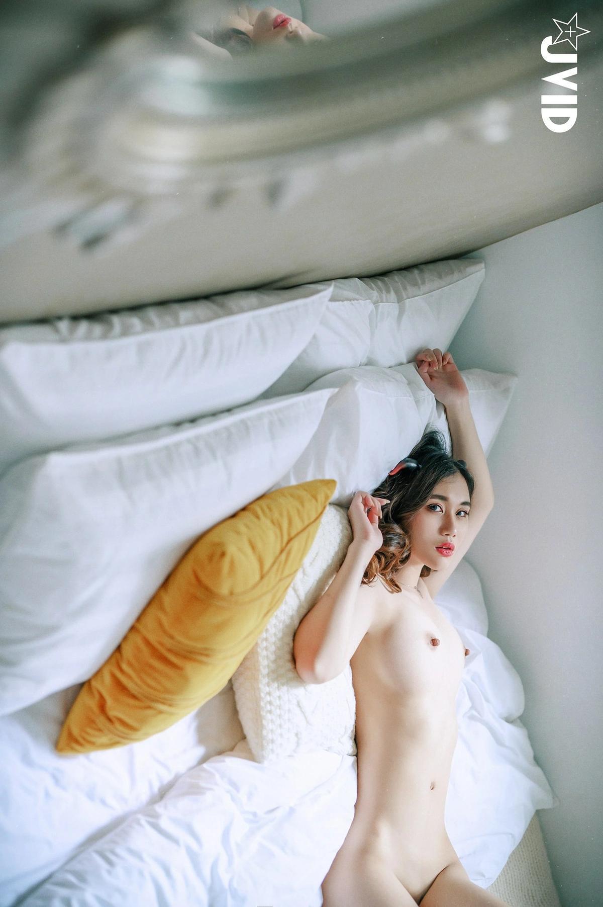 JVID 羅穎 – 淫魔來人界多人連結 Set.03(27)
