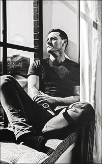 Luke Evans BmMfdDxt_o