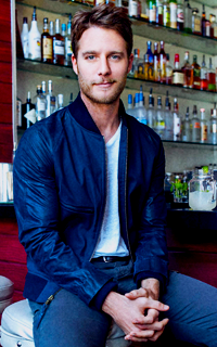 Jake McDorman - Page 2 7VoJBNS9_o