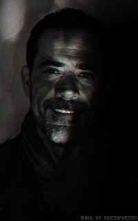 Jeffrey Dean Morgan BECRIvFf_o