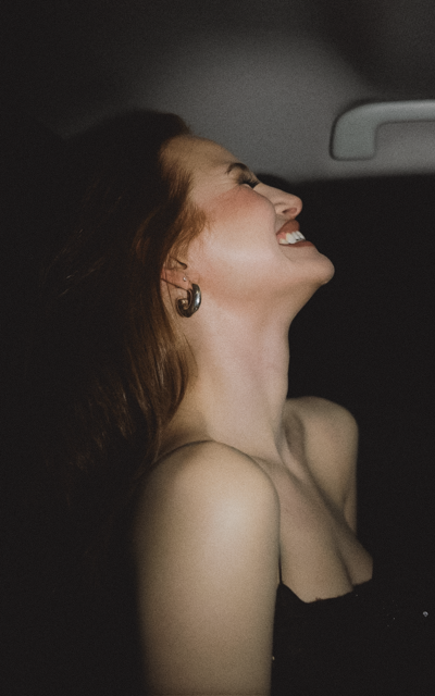 Madelaine Petsch 9pU57HGK_o