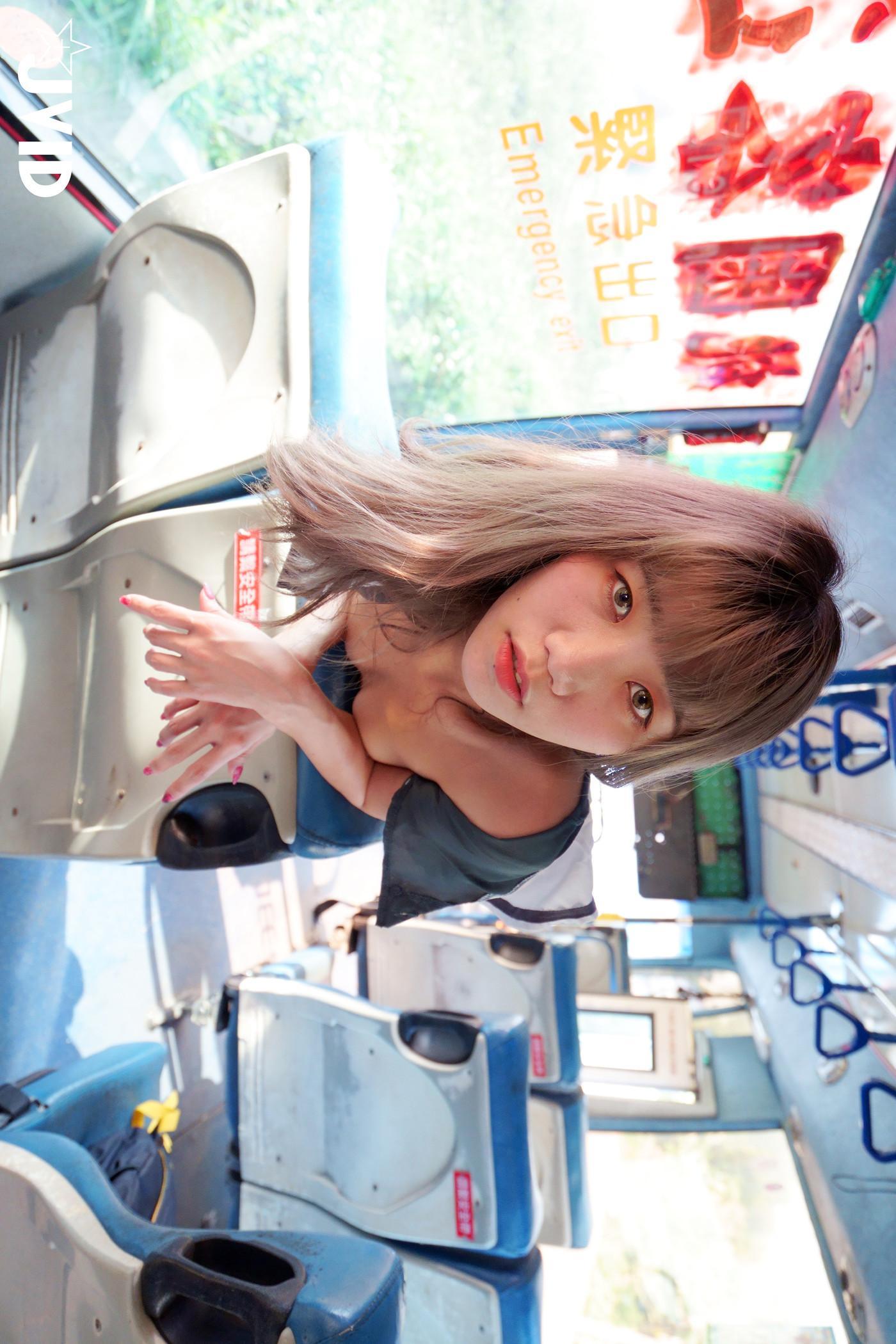 JVID 伊芙蝶 – 真实-公车上处女丧失回忆录 Set.03(40)