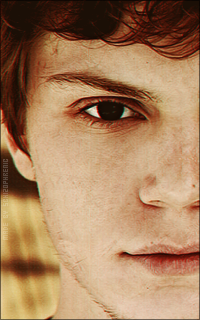 Evan Peters Cc4VlI8H_o