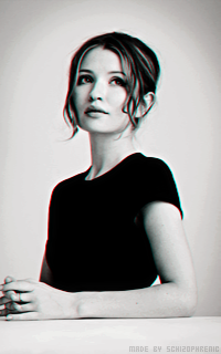 Emily Browning NdU6iqBC_o