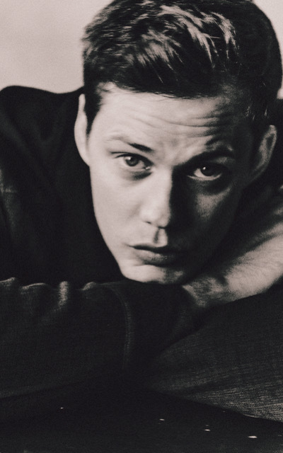 Bill Skarsgard 6coKIcZ9_o