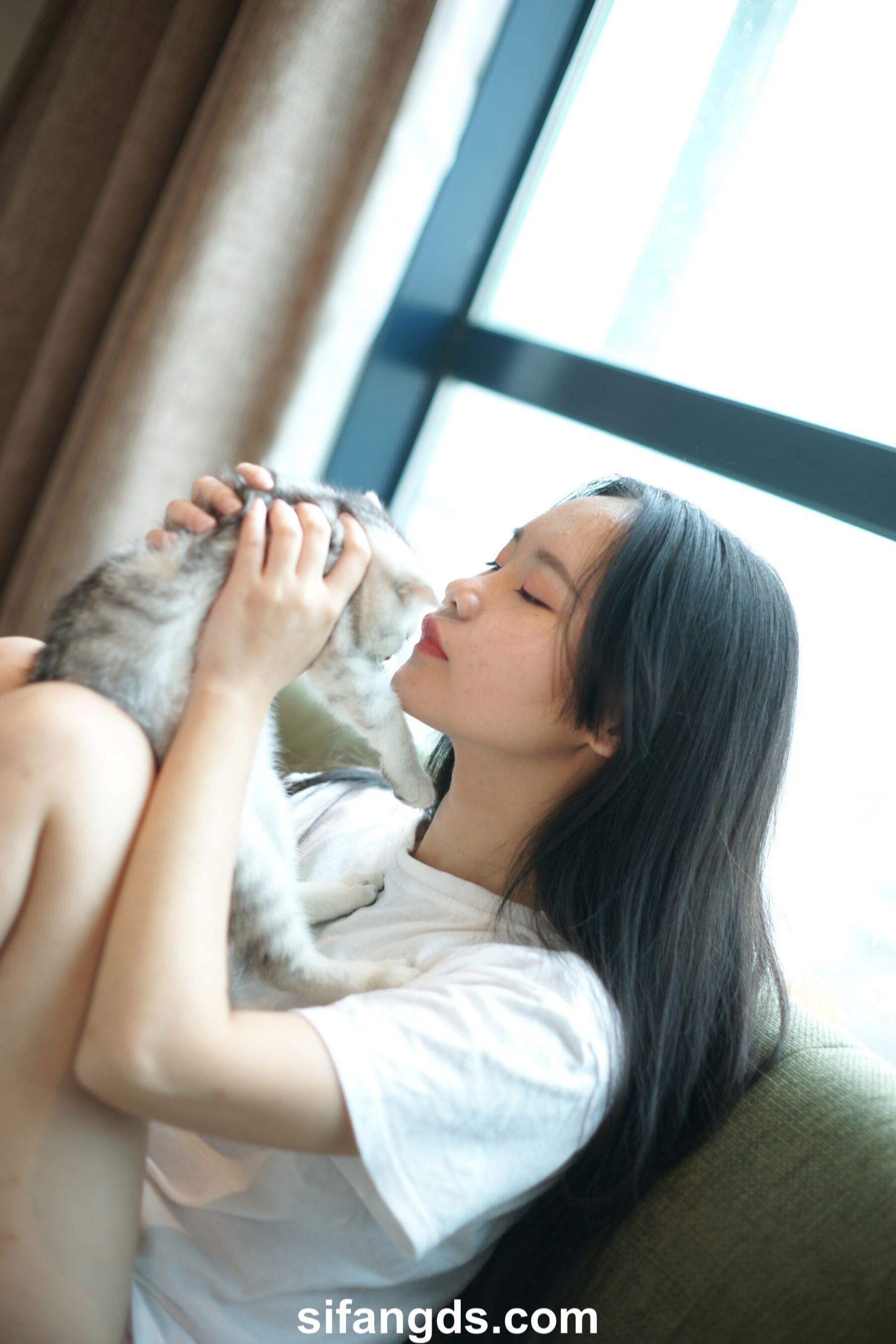 国模套图 素人私拍流出(82)