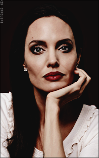 Angelina Jolie EPGCsm7Z_o