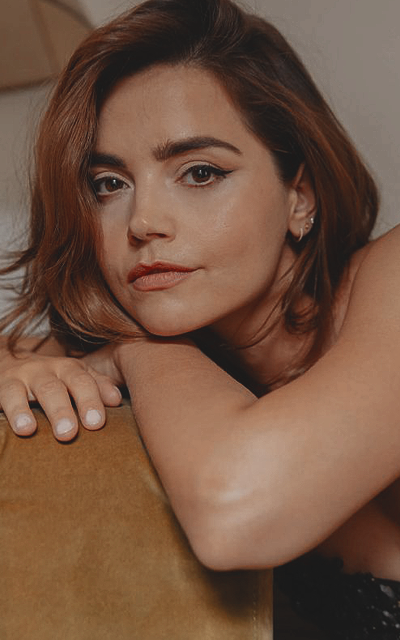 Jenna Coleman CNzAhtsK_o