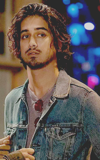 Avan Jogia NztBX025_o