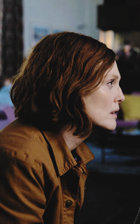 Julianne Moore 6t7omjtf_o