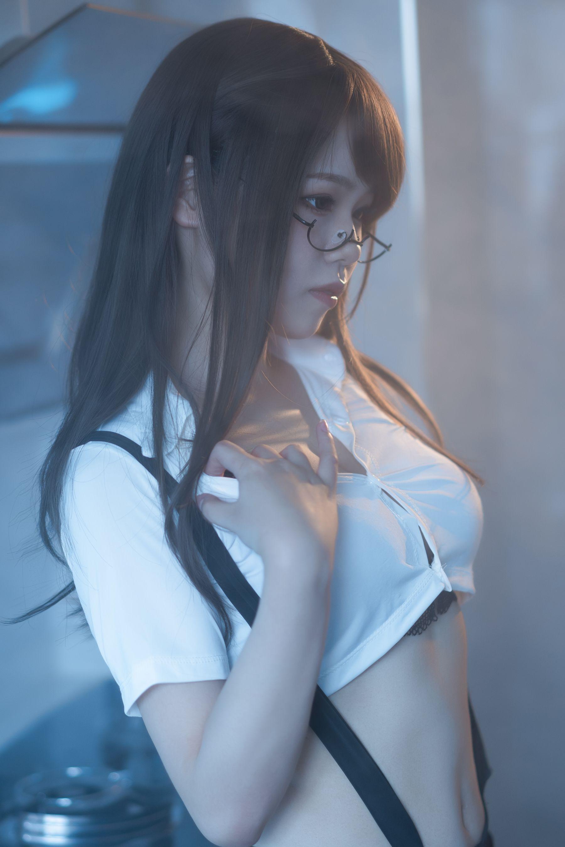 [Cosplay] 七月喵子 – 眼镜娘1号 写真套图(8)