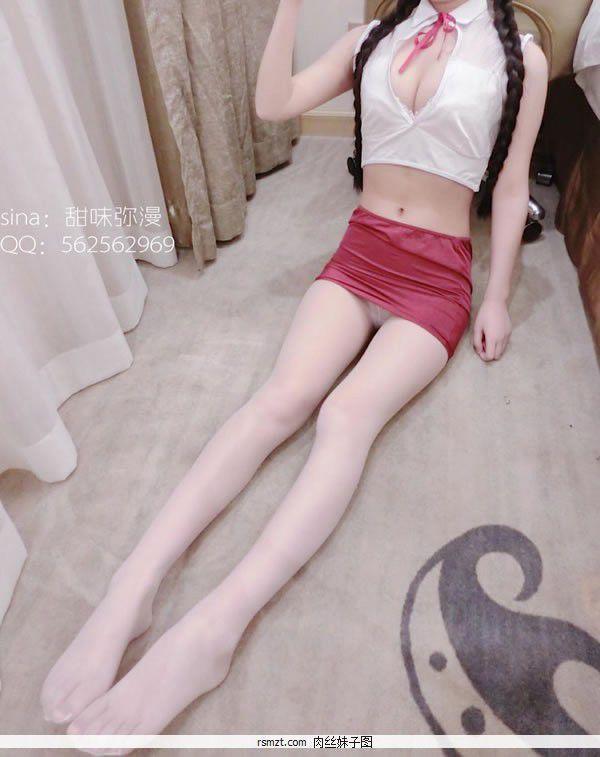 网络美女萝莉甜味弥漫-骚断腿系列大胆写真(28)