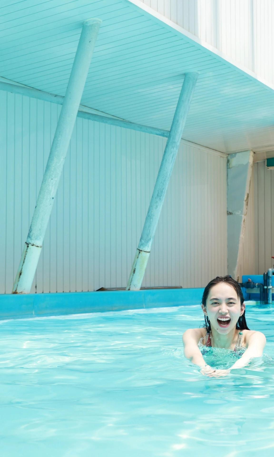 Hiroe Igeta 井桁弘恵, デジタル写真集 「BE{Free}」 Set.01(10)
