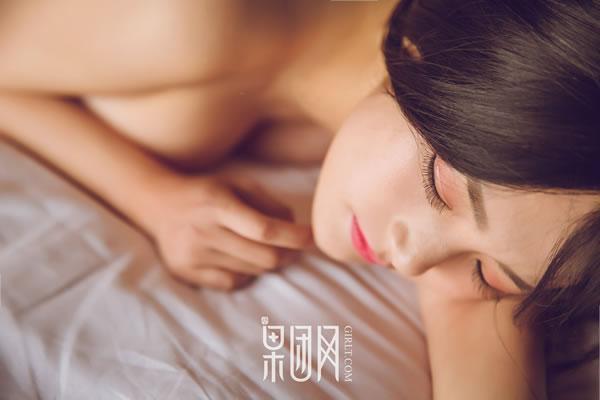 果团女神皮蛋儿室内美胸露出套图(13)